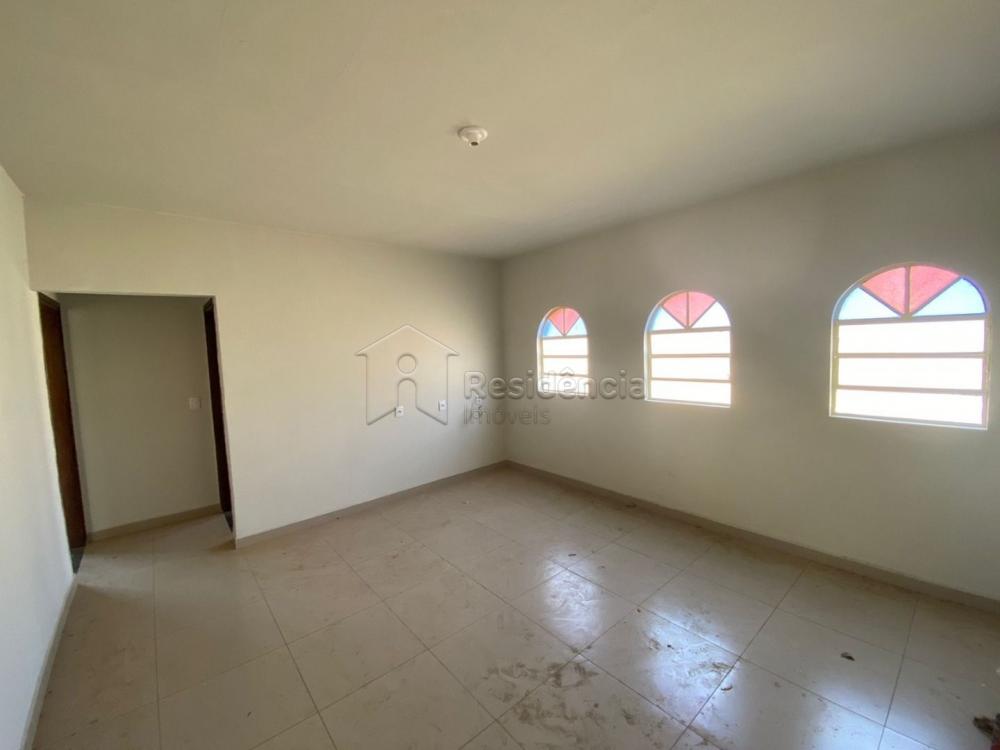 Alugar Casa / Padrão em Mococa R$ 1.600,00 - Foto 2
