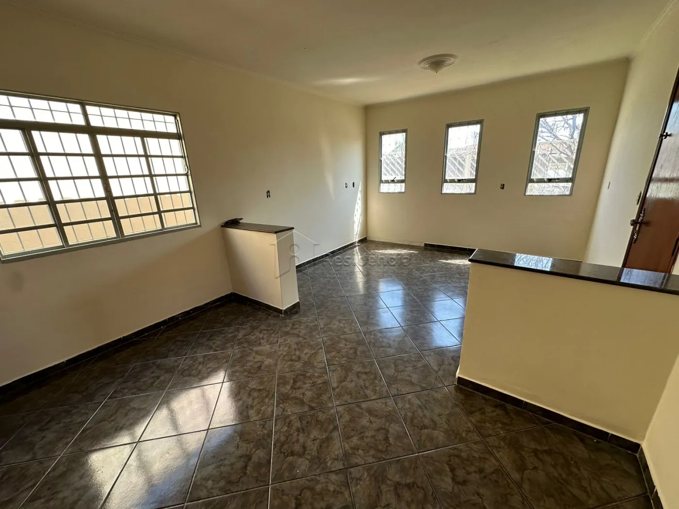 Alugar Casa / Padrão em Mococa R$ 1.150,00 - Foto 2