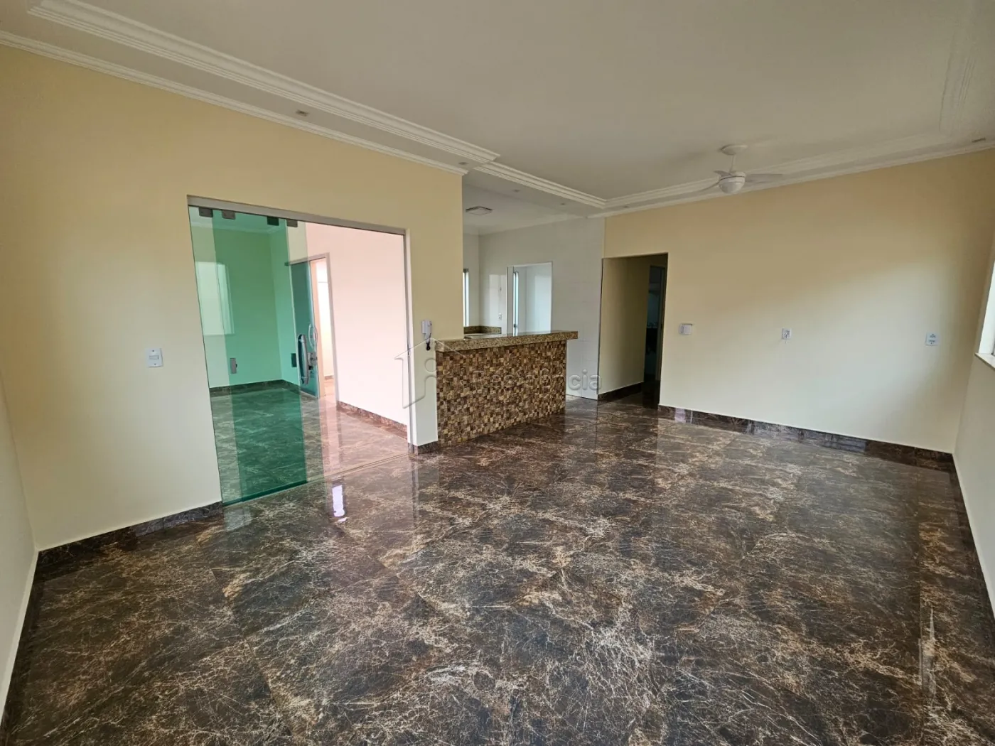 Alugar Casa / Padrão em Mococa R$ 2.300,00 - Foto 2