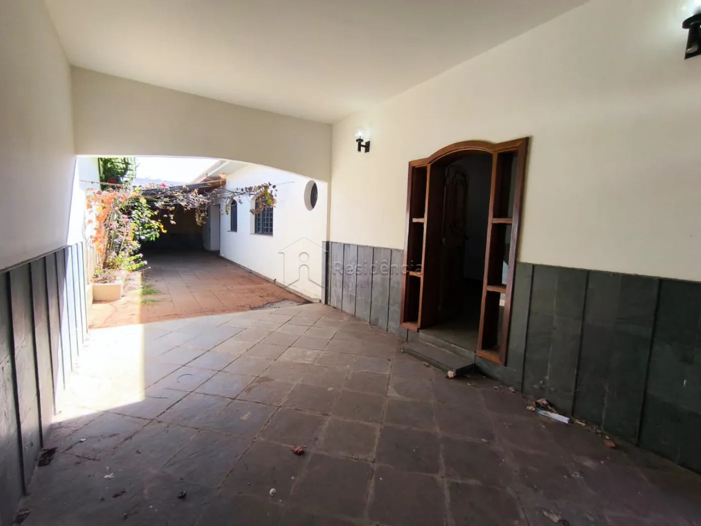 Alugar Casa / Padrão em Mococa R$ 3.000,00 - Foto 1