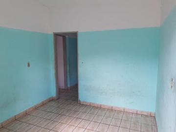 Alugar Casa / Padrão em Mococa. apenas R$ 200.000,00