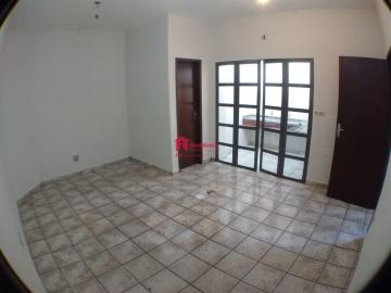 Sala para alugar com 30 m² por R$ 900/mês no Centro de Mococa/SP.