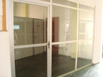 Sala para alugar com 29 m² por R$ 300/mês no Centro de Mococa/SP.