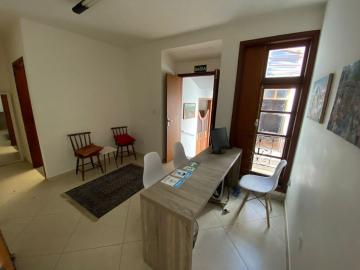 Sala para alugar com 35 m² por R$ 1.200/mês no Centro de Mococa/SP.