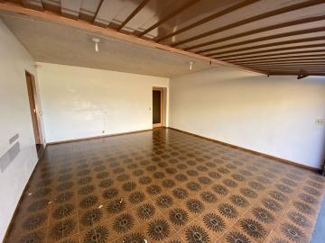 Alugar Casa / Padrão em Mococa. apenas R$ 1.000.000,00