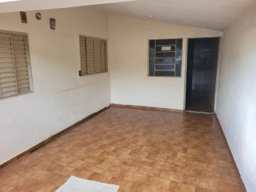 Alugar Casa / Padrão em Mococa. apenas R$ 230.000,00