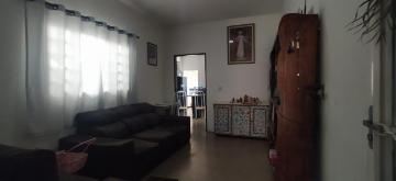 Alugar Casa / Padrão em Mococa. apenas R$ 200.000,00
