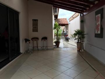 Alugar Casa / Padrão em Mococa. apenas R$ 320.000,00