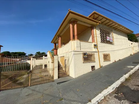 Casa com 5 dormitorios para locação no Centro de Mococa/SP