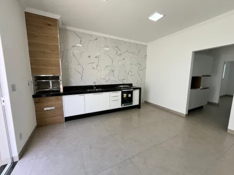 Casa à venda, 03 dormitórios, 01 suíte, 04 vagas - Jardim São Domingos - Mococa (SP).