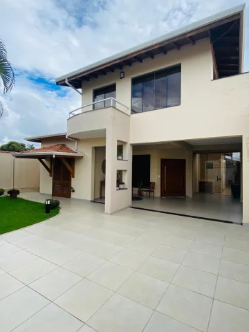 Alugar Casa / Padrão em Mococa. apenas R$ 950.000,00