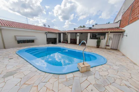 Alugar Casa / Padrão em Mococa. apenas R$ 585.000,00