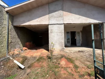 Casa à venda, 3 quartos, 2 vagas - Centro - Mococa/SP