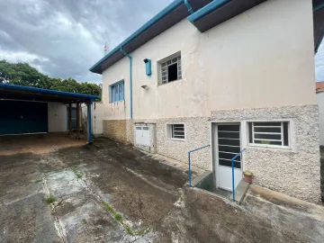 Casa à venda, 04 dormitórios, 01 suíte, 03 vagas, Centro - Mococa (SP).