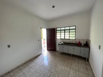 Casa à venda, 03 dormitórios, 2 vagas, Conjunto Habitacional Francisco Garófalo, Mococa (SP).