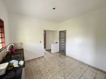 Casa à venda, 03 dormitórios, 2 vagas, Conjunto Habitacional Francisco Garófalo, Mococa (SP).