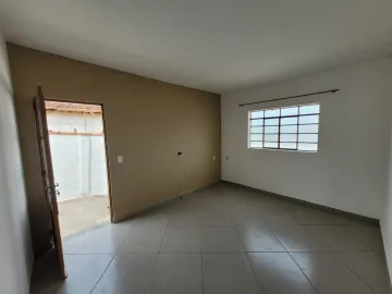 Casa à venda, 03 dormitórios, 01 suíte, 03 vagas, Jardim São Francisco - Mococa (SP).