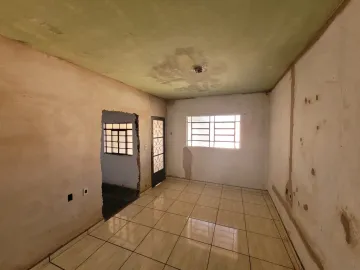 Alugar Casa / Padrão em Mococa. apenas R$ 106.000,00