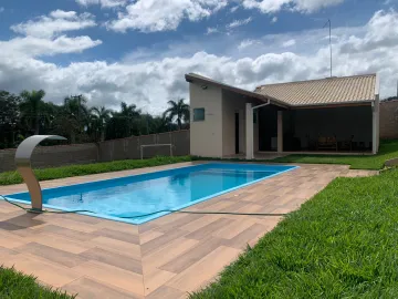 Chácara à venda, 04 suítes, 05 vagas na Chácara dos Ipês - Mococa (SP).