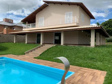 Chácara à venda, 04 suítes, 05 vagas na Chácara dos Ipês - Mococa (SP).