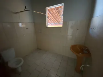 Casa com 2 dormitórios para alugar na Santa Clara.