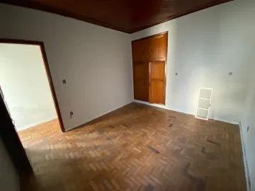 Casa com 2 dormitórios para alugar na Santa Clara.
