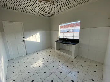 Casa com 2 dormitórios para alugar na Santa Clara.