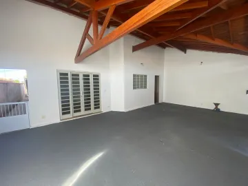 Casa com 03 dormitorios disponivel para locação no Carlito Quilice - Mococa/SP