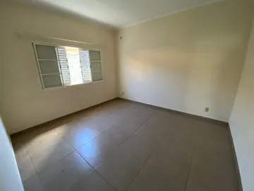 Casa com 2 dormitorios para locação no Jardim São Domingos.