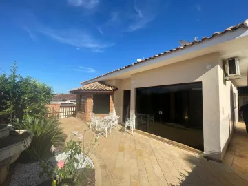 Casa com 3 dormitórios para venda e locação na Vila Quintino - Mococa/SP