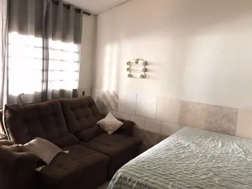 Casa à venda, 03 dormitórios, 01 suíte, 04 vagas, Chácara Canoas - Mococa (SP).