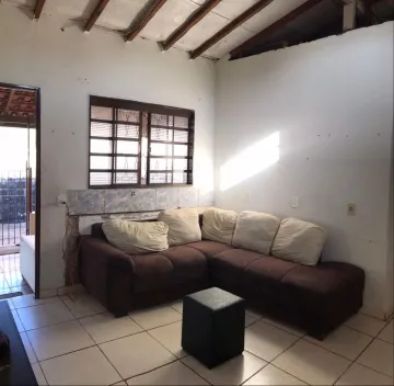Casa à venda, 03 dormitórios, 01 suíte, 04 vagas, Chácara Canoas - Mococa (SP).