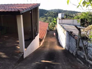 Casa à venda, 03 dormitórios, 01 suíte, 04 vagas, Chácara Canoas - Mococa (SP).