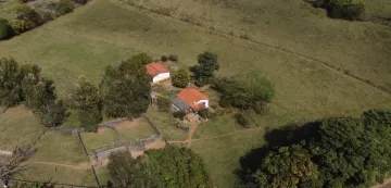 Sítio à venda de 07 Alqueires na estrada Mococa - Casa Branca (SP).