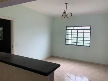 Casa à venda, 03 dormitórios, 01 suíte, 04 vagas, Jardim São Domingos - Mococa (SP).