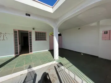Alugar Casa / Padrão em Mococa. apenas R$ 430.000,00