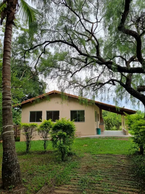Chácara à venda, 01 dormitório, 04 vagas - 1500 m² de área, Chácara São Benedito.