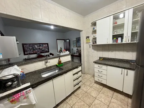 Casa com ponto comercial à venda, 03 dormitórios, 03 vagas, Jardim Alvorada - Mococa (SP).