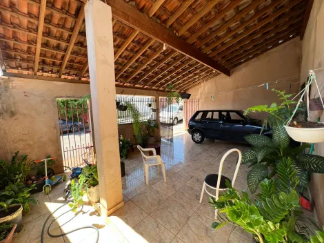 Alugar Casa / Padrão em Mococa. apenas R$ 150.000,00