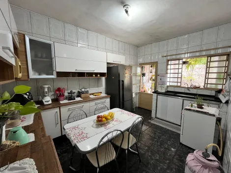 Alugar Casa / Padrão em Mococa. apenas R$ 200.000,00