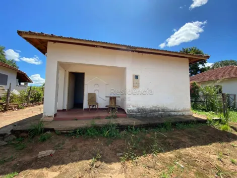 Casa com 2 dormitorios para locação no Haras California.