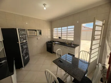 Casa à venda, 02 dormitórios, 03 vagas, São Domingos - Mococa (SP).