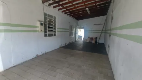 Casa à venda, 04 dormitórios, 02 vagas, Vila Mariana - Mococa (SP).