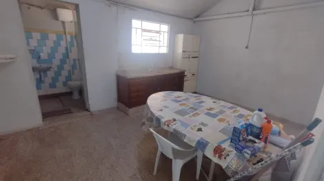 Casa à venda, 04 dormitórios, 02 vagas, Vila Mariana - Mococa (SP).