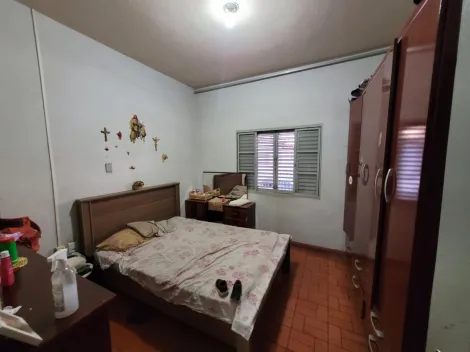 Casa à venda, 05 dormitórios, 01 vaga, Vila Santa Cruz - Mococa (SP).