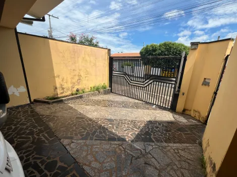 Casa à venda, 03 dormitórios, 03 vagas, Jardim São Domingos - Mococa (SP).