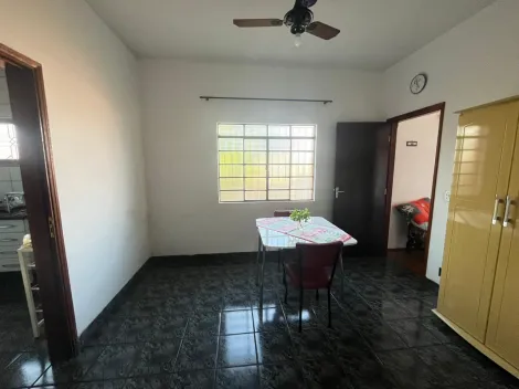 Casa à venda, 05 dormitórios, 04 vagas, Jardim São Domingos - Mococa (SP).