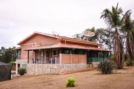 Sitio à venda de 2,43 Alqueires na Estrada Mococa a São Benedito das Areias (SP).