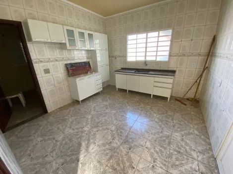 Casa com 3 dormitorios para locação no Jardim das Figueiras em Mococa/SP.