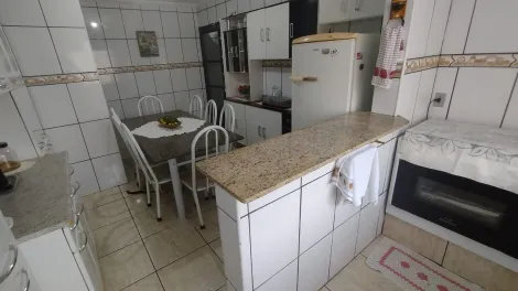 Casa à venda, 03 dormitórios, 01 vaga, Conjunto Habitacional Luiz Antonio Fernandes Dias - Mococa (SP).